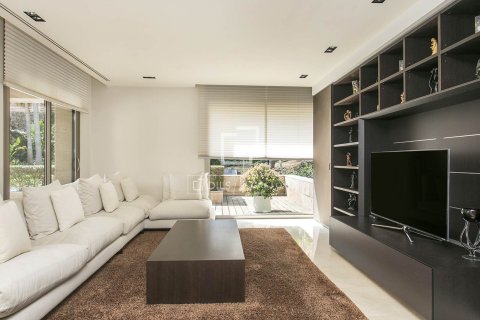 Villa for sale in Barcelona, Spain 7 bedrooms, 900 sq.m. No. 150311 - photo 11