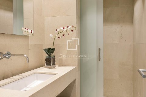 Villa for sale in Barcelona, Spain 7 bedrooms, 900 sq.m. No. 150311 - photo 17