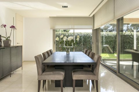 Villa for sale in Barcelona, Spain 7 bedrooms, 900 sq.m. No. 150311 - photo 14