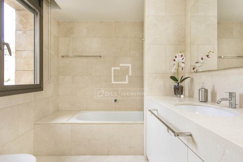 Villa for sale in Barcelona, Spain 7 bedrooms, 900 sq.m. No. 150311 - photo 26