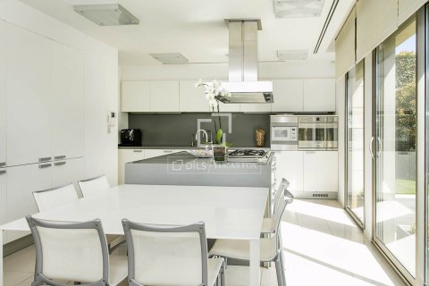 Villa for sale in Barcelona, Spain 7 bedrooms, 900 sq.m. No. 150311 - photo 15