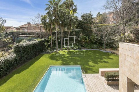 Villa for sale in Barcelona, Spain 7 bedrooms, 900 sq.m. No. 150311 - photo 2