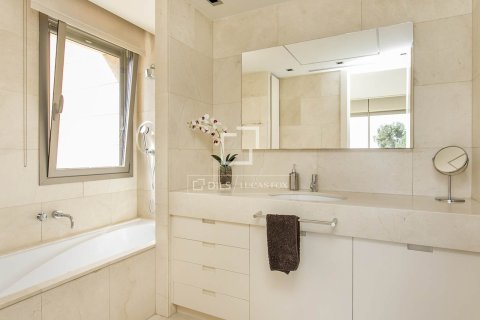 Villa for sale in Barcelona, Spain 7 bedrooms, 900 sq.m. No. 150311 - photo 30