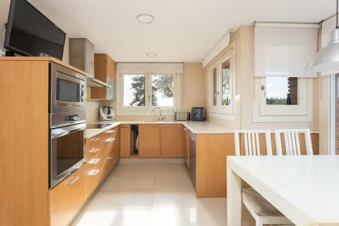 House for sale in Sant Vicenc De Montalt, Barcelona, Spain 4 bedrooms, 229 sq.m. No. 166879 - photo 16