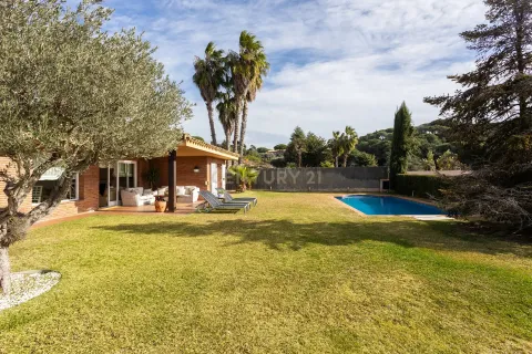 House for sale in Sant Vicenc De Montalt, Barcelona, Spain 4 bedrooms, 229 sq.m. No. 166879 - photo 9