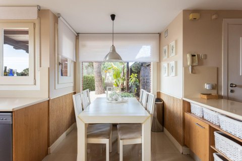 House for sale in Sant Vicenc De Montalt, Barcelona, Spain 4 bedrooms, 229 sq.m. No. 166879 - photo 20