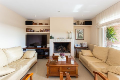 House for sale in Sant Vicenc De Montalt, Barcelona, Spain 4 bedrooms, 229 sq.m. No. 166879 - photo 18