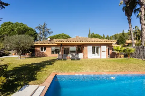 House for sale in Sant Vicenc De Montalt, Barcelona, Spain 4 bedrooms, 229 sq.m. No. 166879 - photo 5