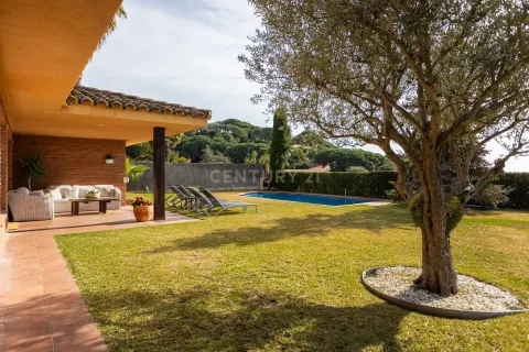 House for sale in Sant Vicenc De Montalt, Barcelona, Spain 4 bedrooms, 229 sq.m. No. 166879 - photo 13