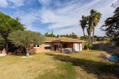 House for sale in Sant Vicenc De Montalt, Barcelona, Spain 4 bedrooms, 229 sq.m. No. 166879 - photo 7