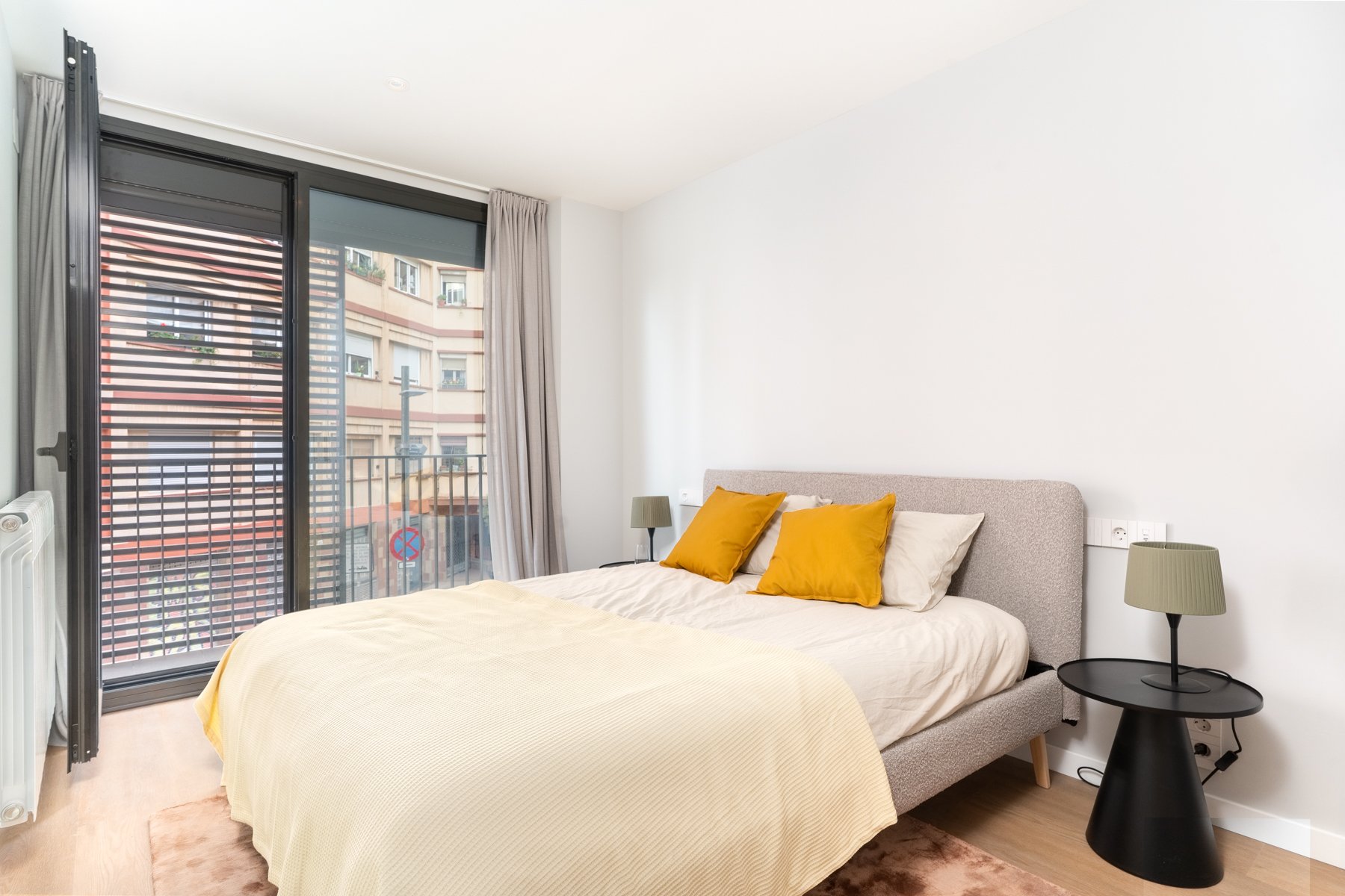 Apartment in Barcelona, Spain 4 bedrooms,  No. 141278