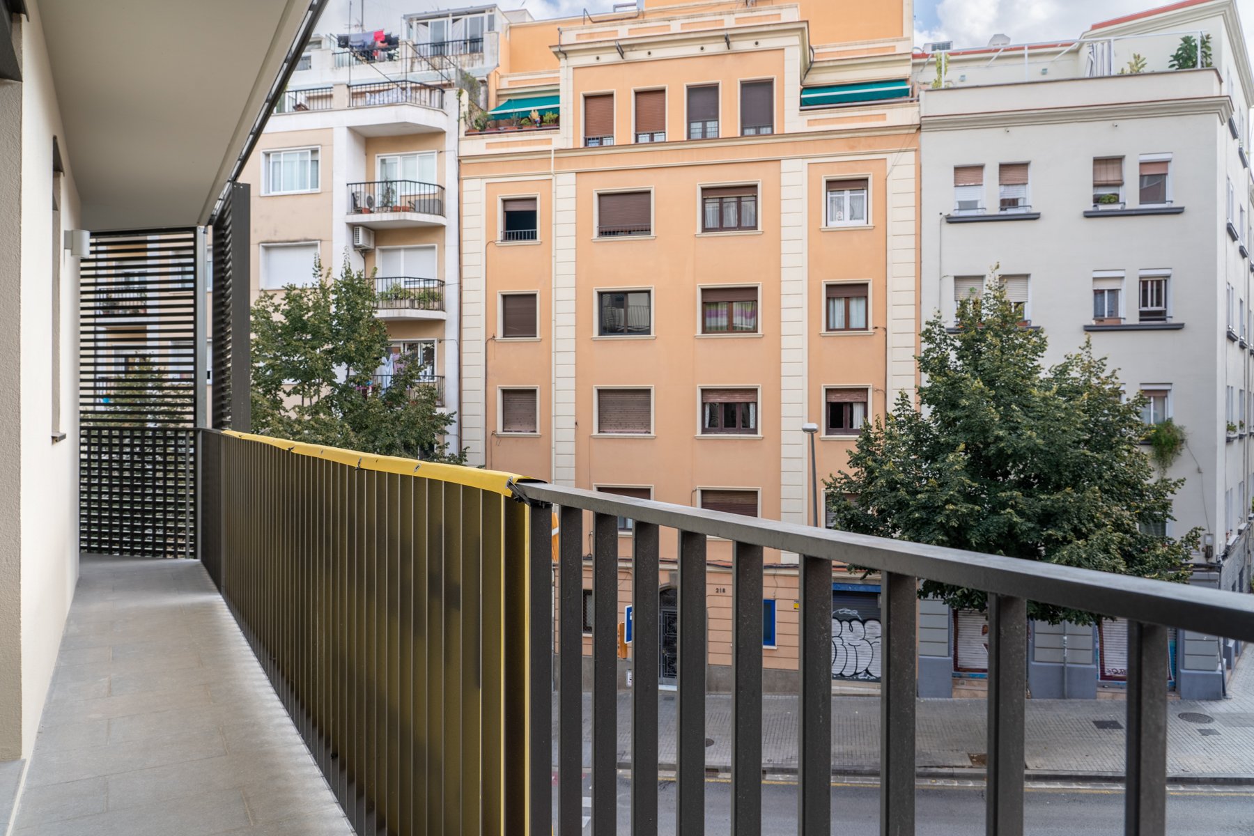 Apartment in Barcelona, Spain 4 bedrooms,  No. 141278