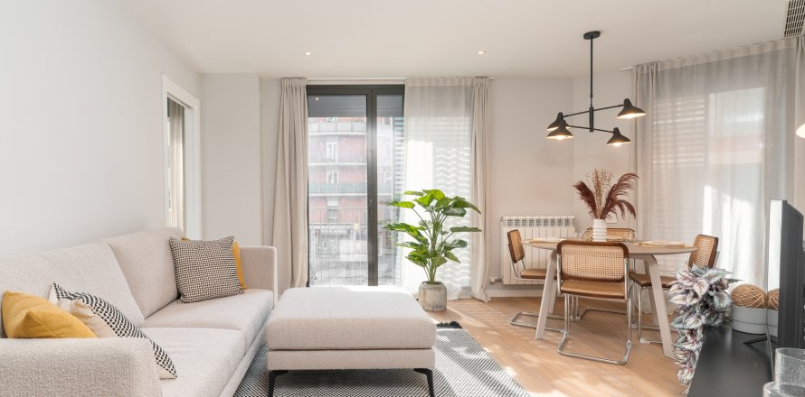 Квартира в Барселона, Испания 4 спальни, №141278