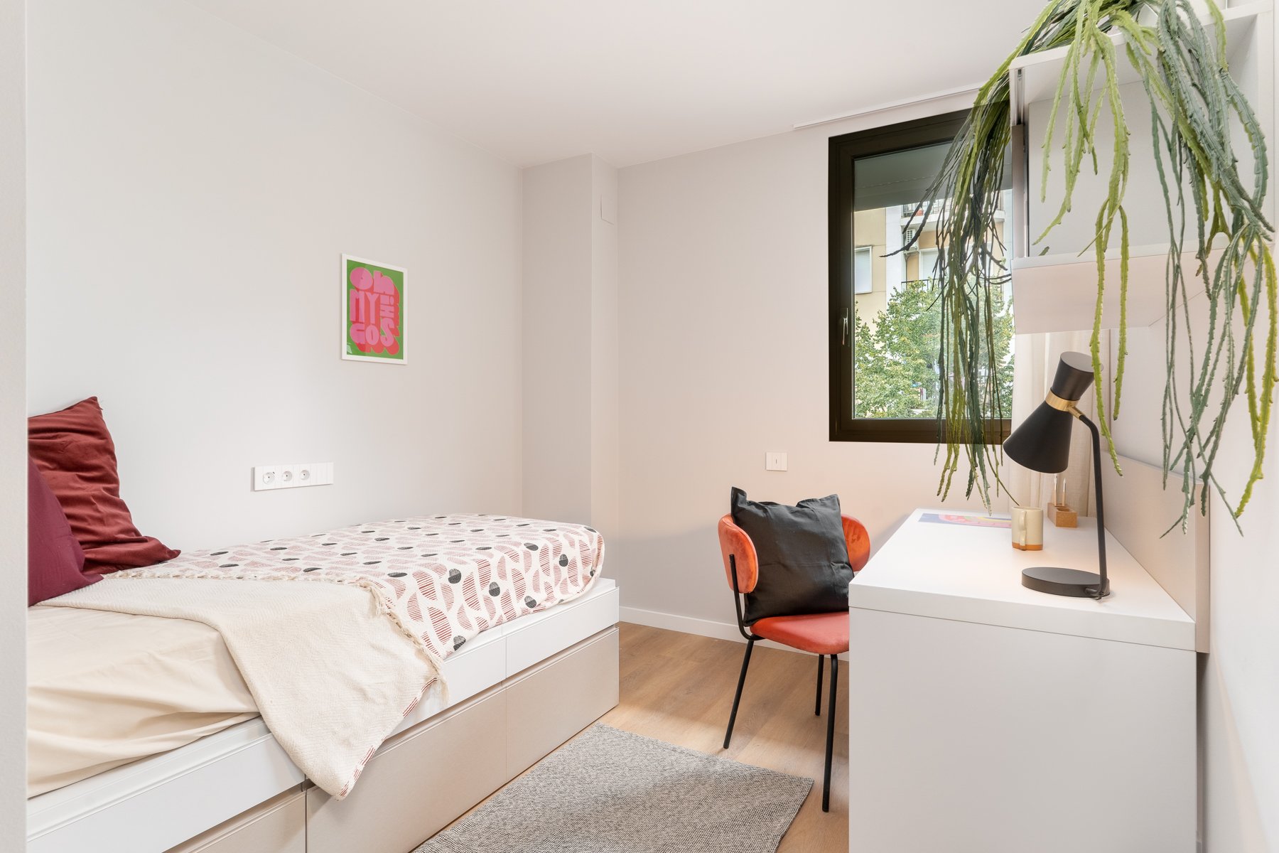 Apartment in Barcelona, Spain 4 bedrooms,  No. 141278