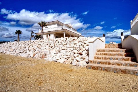 Huvila myytävänä Pinoso, Alicante, Espanja, 4 makuuhuonetta, 253 m2 No. 173854 - kuva 4