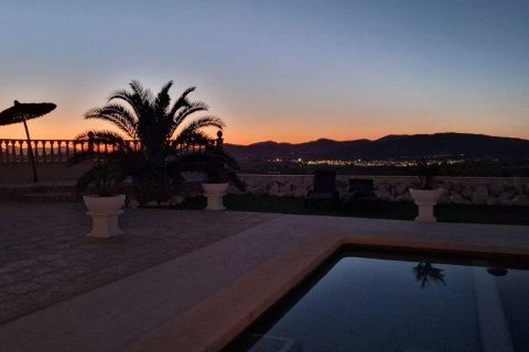 Huvila myytävänä Pinoso, Alicante, Espanja, 4 makuuhuonetta, 253 m2 No. 173854 - kuva 10