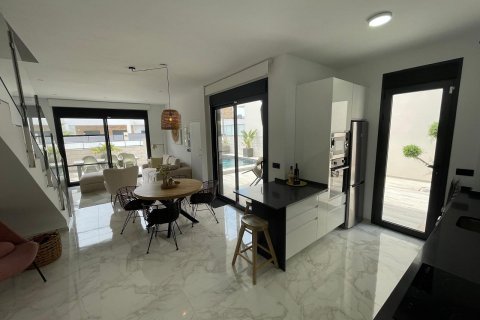 Huvila myytävänä Benijofar, Alicante, Espanja, 3 makuuhuonetta, 133 m2 No. 173856 - kuva 12