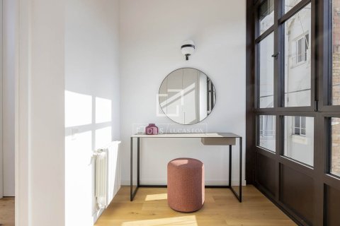 Аренда квартиры в Барселона, Испания 2 спальни, 100м2 №164313 - фото 17