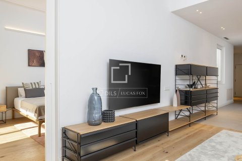 Аренда квартиры в Барселона, Испания 2 спальни, 100м2 №164313 - фото 11