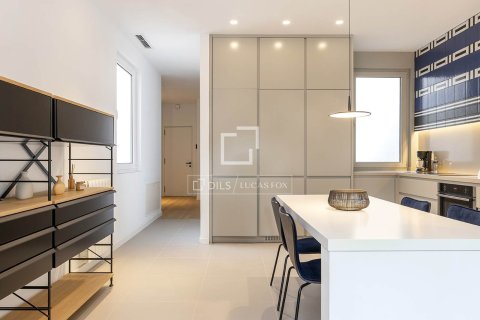 Аренда квартиры в Барселона, Испания 2 спальни, 100м2 №164313 - фото 6