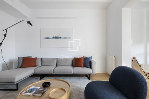 Аренда квартиры в Барселона, Испания 2 спальни, 100м2 №164313 - фото 4