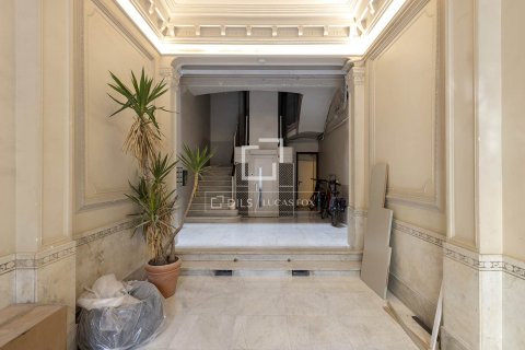 Аренда квартиры в Барселона, Испания 2 спальни, 100м2 №164313 - фото 29