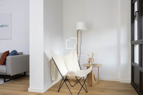 Аренда квартиры в Барселона, Испания 2 спальни, 100м2 №164313 - фото 9