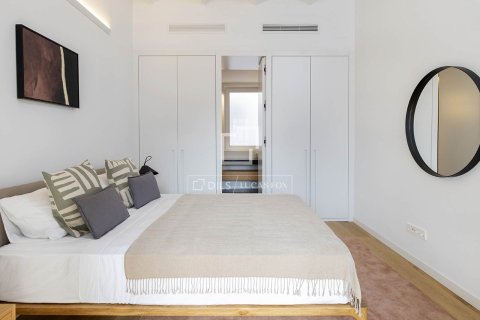 Аренда квартиры в Барселона, Испания 2 спальни, 100м2 №164313 - фото 14
