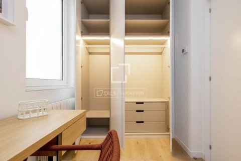 Аренда квартиры в Барселона, Испания 2 спальни, 100м2 №164313 - фото 24