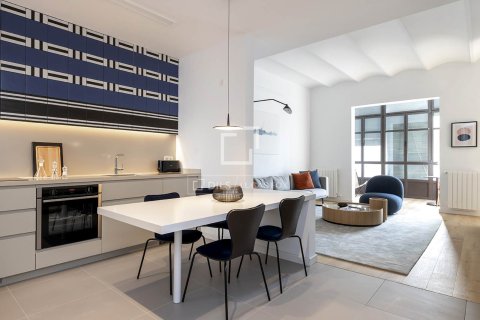 Аренда квартиры в Барселона, Испания 2 спальни, 100м2 №164313 - фото 2