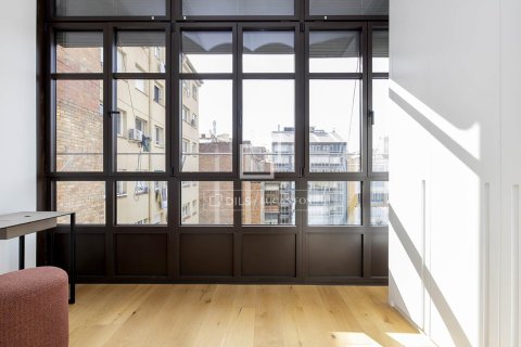 Аренда квартиры в Барселона, Испания 2 спальни, 100м2 №164313 - фото 15