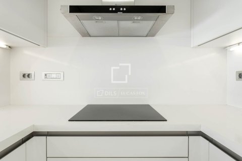 Аренда квартиры в Барселона, Испания 2 спальни, 87м2 №164310 - фото 14