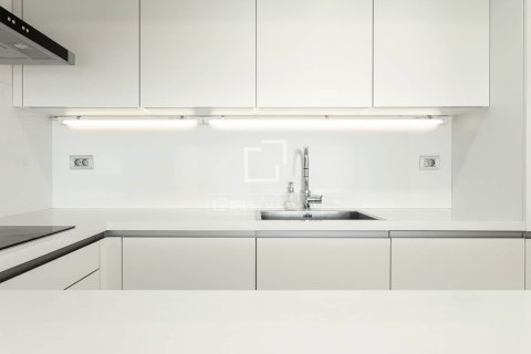 Аренда квартиры в Барселона, Испания 2 спальни, 87м2 №164310 - фото 12