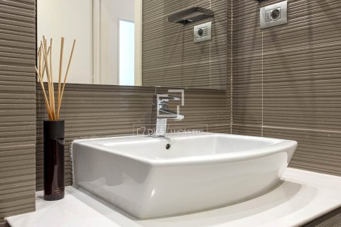 Аренда квартиры в Барселона, Испания 2 спальни, 87м2 №164310 - фото 22