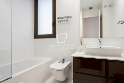 Аренда квартиры в Барселона, Испания 2 спальни, 87м2 №164310 - фото 25