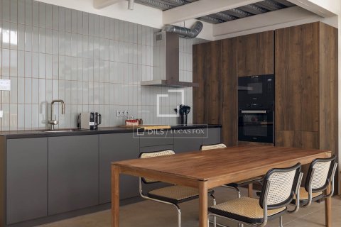 Аренда квартиры в Барселона, Испания 2 спальни, 109м2 №164311 - фото 7