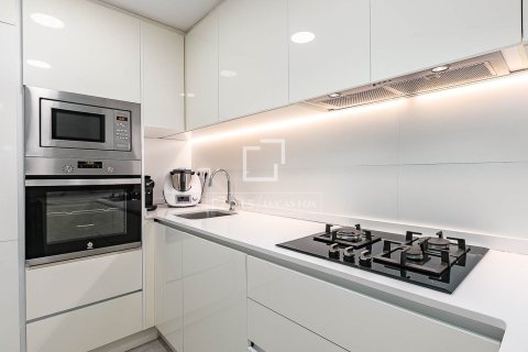 Apartment for sale in Barcelona, Spain 2 bedrooms, 79 sq.m. No. 164314 - photo 11