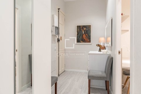 Apartment for sale in Barcelona, Spain 2 bedrooms, 79 sq.m. No. 164314 - photo 15