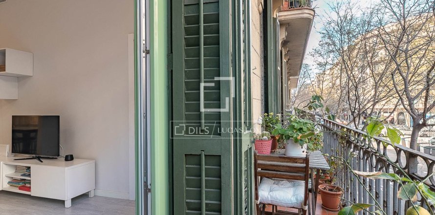 Apartment in Barcelona, Spain 2 bedrooms, 79 sq.m. No. 164314