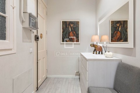 Apartment for sale in Barcelona, Spain 2 bedrooms, 79 sq.m. No. 164314 - photo 13