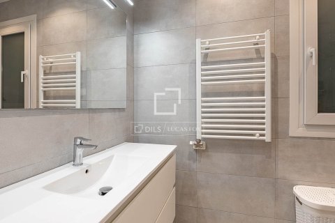 Apartment for sale in Barcelona, Spain 2 bedrooms, 79 sq.m. No. 164314 - photo 20