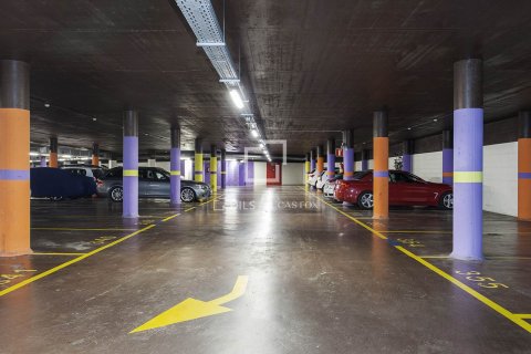 Аренда квартиры в Барселона, Испания 3 спальни, 124м2 №164312 - фото 30