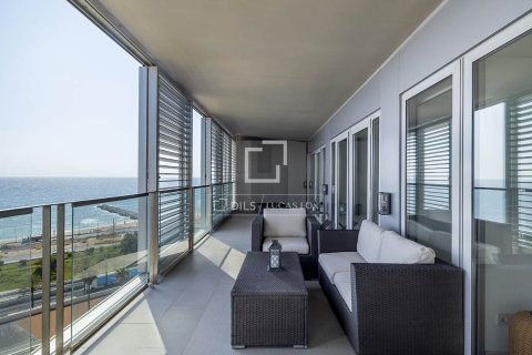 Аренда квартиры в Барселона, Испания 3 спальни, 124м2 №164312 - фото 5