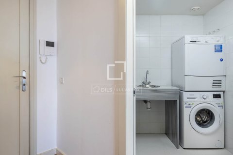 Аренда квартиры в Барселона, Испания 3 спальни, 124м2 №164312 - фото 29