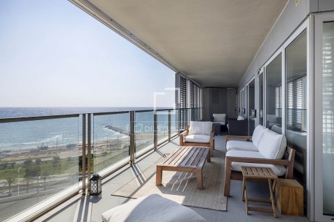 Аренда квартиры в Барселона, Испания 3 спальни, 124м2 №164312 - фото 2