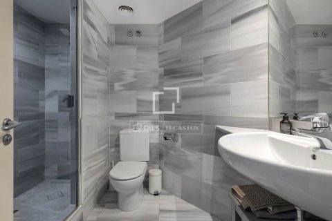 Аренда квартиры в Барселона, Испания 3 спальни, 124м2 №164312 - фото 22