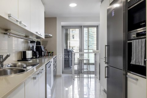 Аренда квартиры в Барселона, Испания 3 спальни, 124м2 №164312 - фото 16