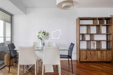 Аренда квартиры в Барселона, Испания 3 спальни, 124м2 №164312 - фото 9