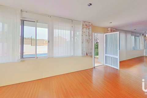 Продажа дома в Сакс, Аликанте, Испания 3 спальни, 253м2 №153795 - фото 8