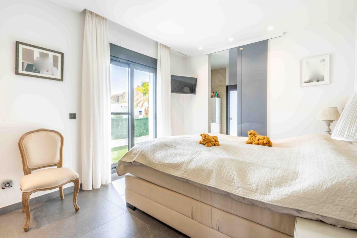 Villa in Finestrat, Alicante, Spain 2 bedrooms, 158 sq.m. No. 80731